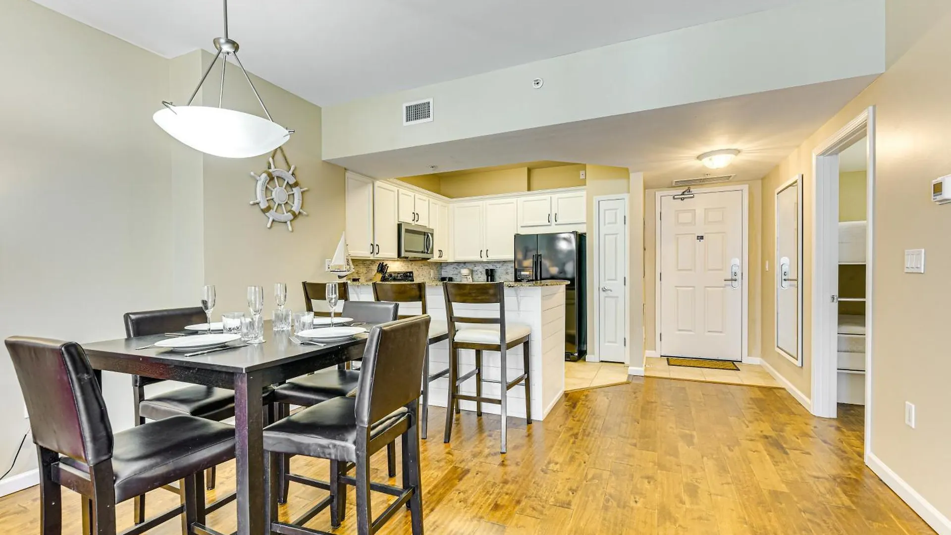 Walk To Beaches Resort Condo In Destin! 데스틴