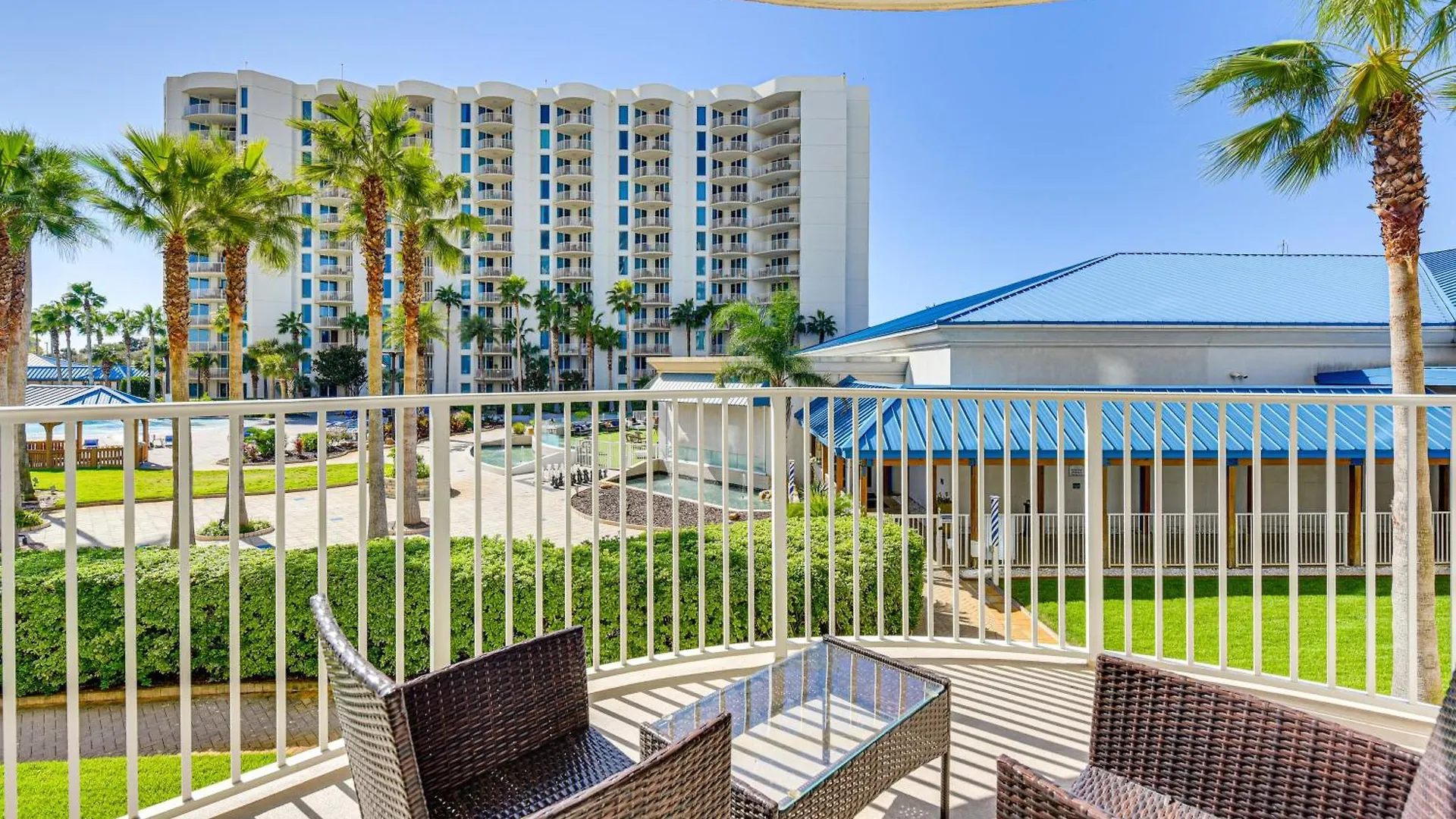 Walk To Beaches Resort Condo In Destin!