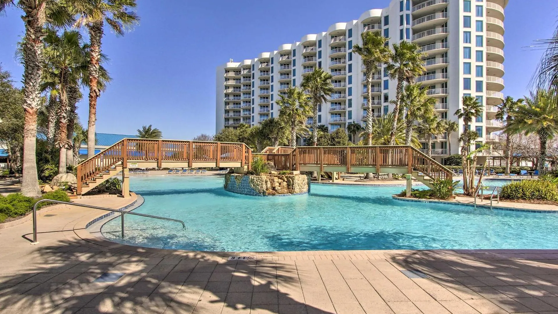 Walk To Beaches Resort Condo In Destin!