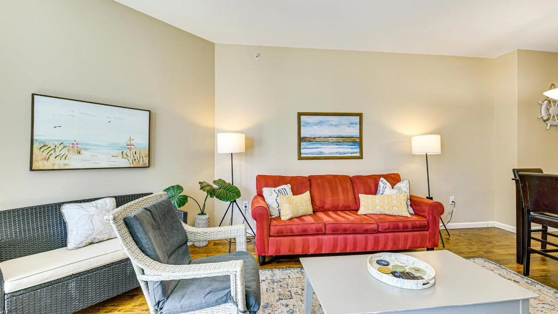 Walk To Beaches Resort Condo In Destin! Apartment